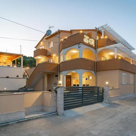 Apartament A *